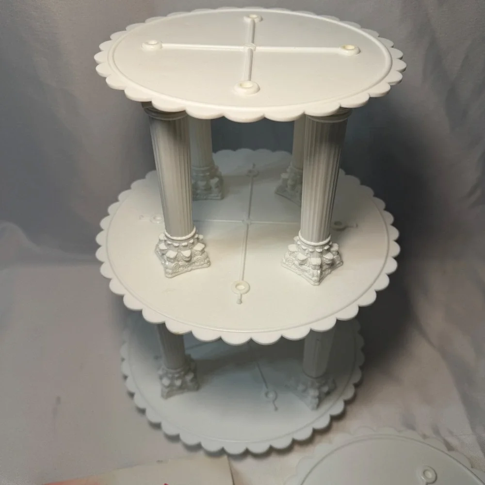 Wilton White Tiered Wedding Cake Stand 302-1306 Scalloped Plates Columns 1985